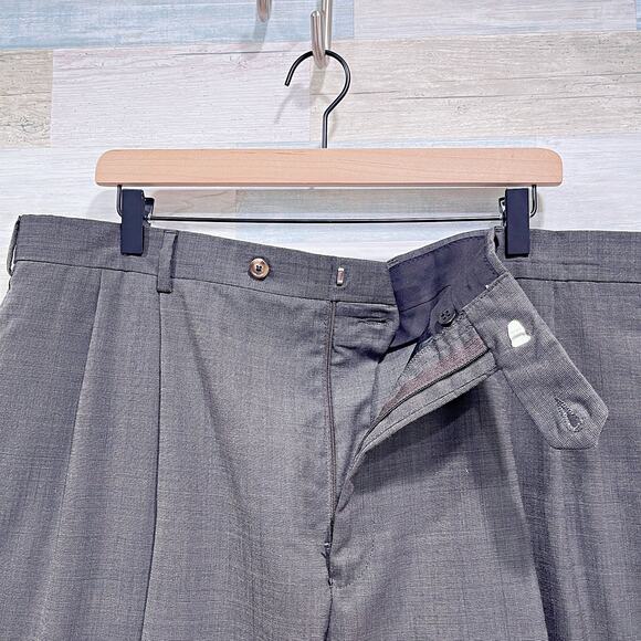 Jos A Bank Wool Two Button Suit Gray Birdseye Mens 46R Jacket 40W Pleated Pants - Picture 11 of 14